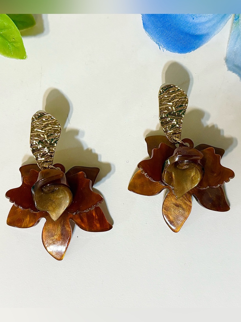Amber Brown Floral Textured Gold Post Statement Earrings Resin Flower Drop